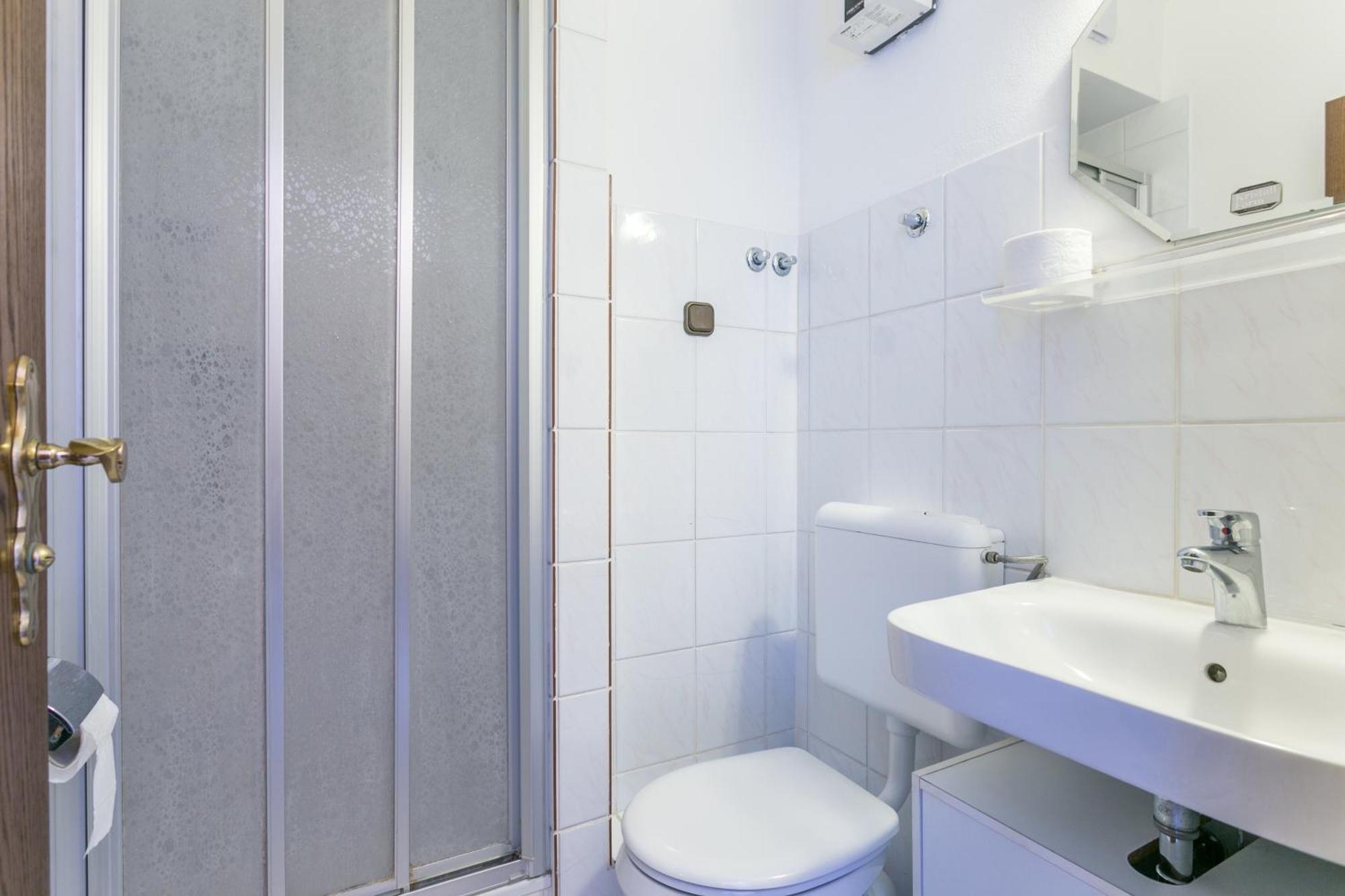 Seaside Apartments With A Swimming Pool Okrug Gornji, Ciovo - 11374 Trogir Zewnętrze zdjęcie