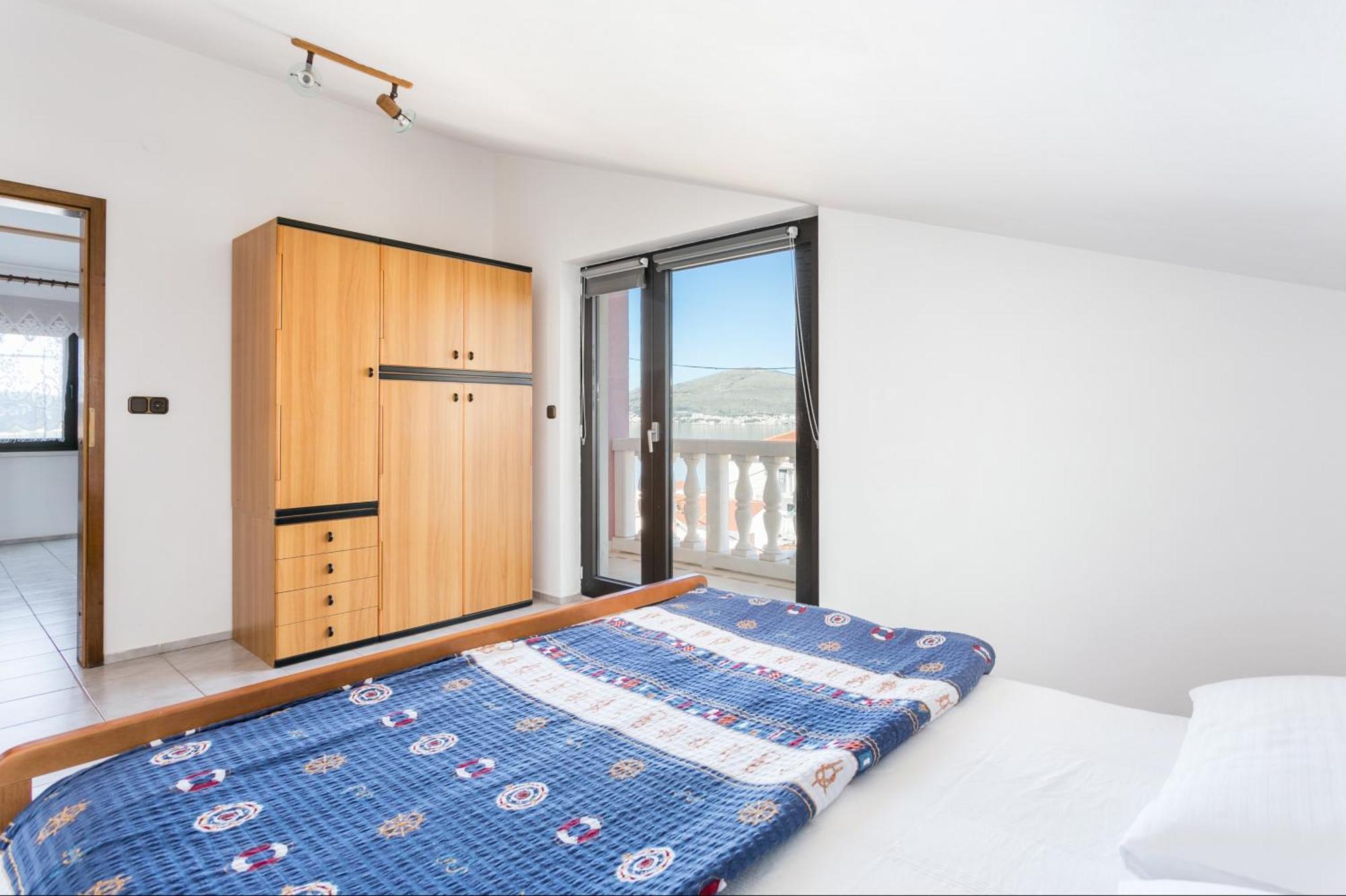Seaside Apartments With A Swimming Pool Okrug Gornji, Ciovo - 11374 Trogir Pokój zdjęcie