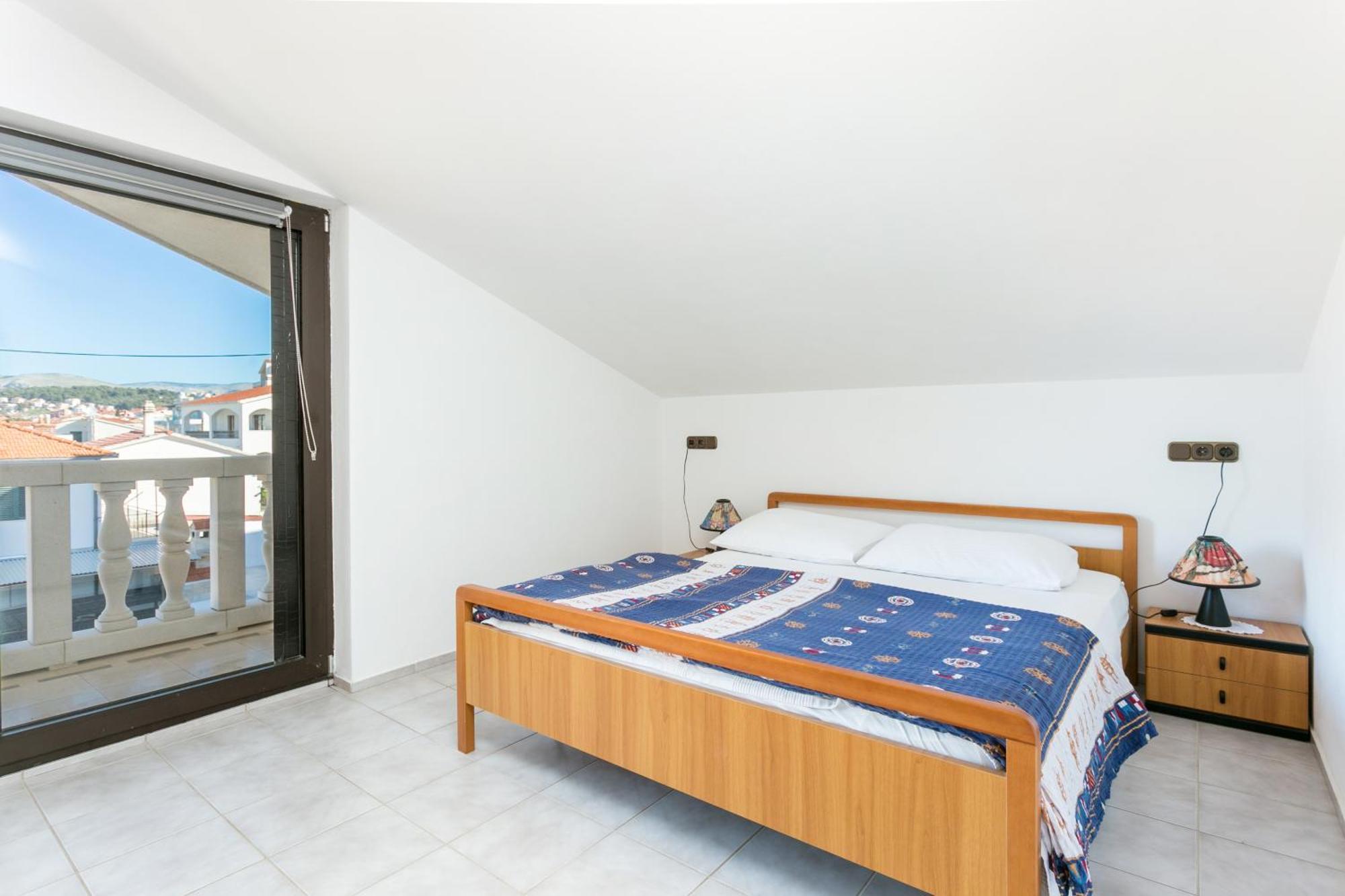 Seaside Apartments With A Swimming Pool Okrug Gornji, Ciovo - 11374 Trogir Zewnętrze zdjęcie