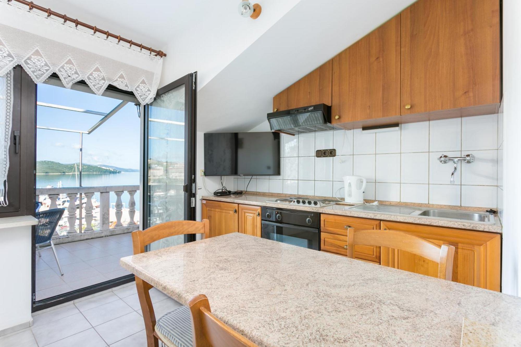 Seaside Apartments With A Swimming Pool Okrug Gornji, Ciovo - 11374 Trogir Zewnętrze zdjęcie