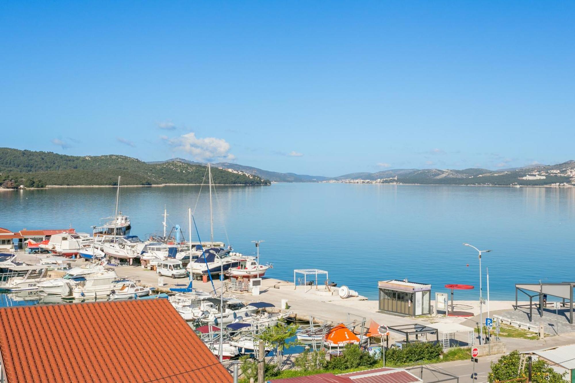 Seaside Apartments With A Swimming Pool Okrug Gornji, Ciovo - 11374 Trogir Zewnętrze zdjęcie