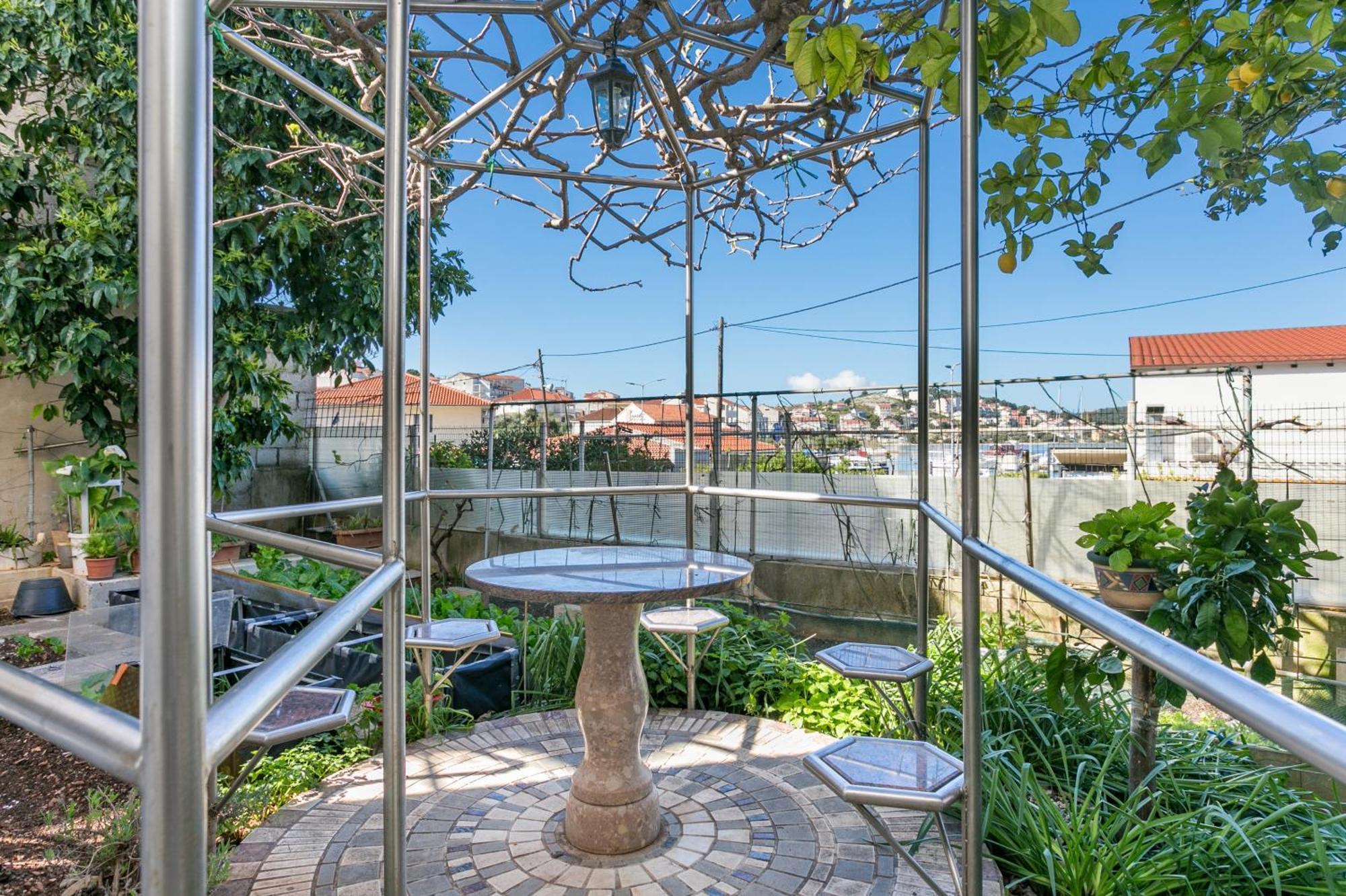 Seaside Apartments With A Swimming Pool Okrug Gornji, Ciovo - 11374 Trogir Zewnętrze zdjęcie